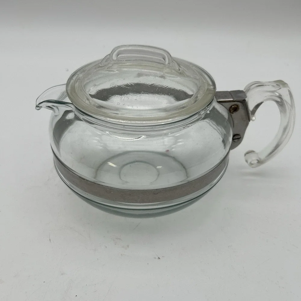 Vintage Pyrex Flameware tea pot with lid  6 cup made in USA